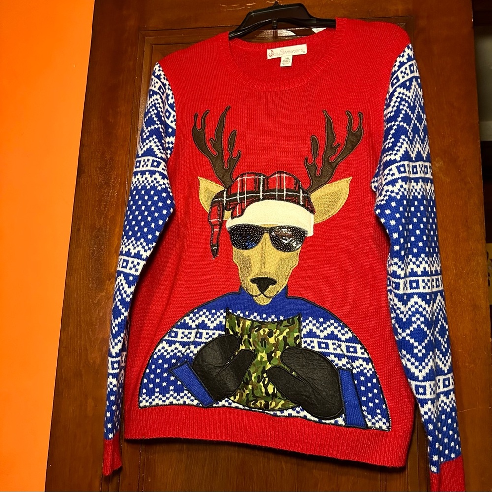 Women's Hoilday Reindeer Sweater -cool shades Jolly sweaters L